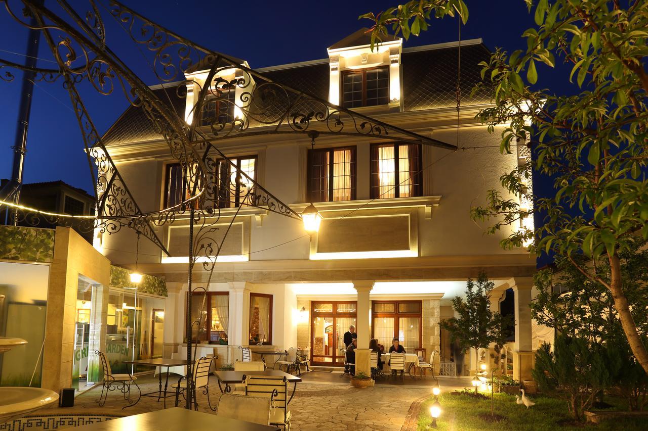 Hotel Green Garden Shumen Exterior photo