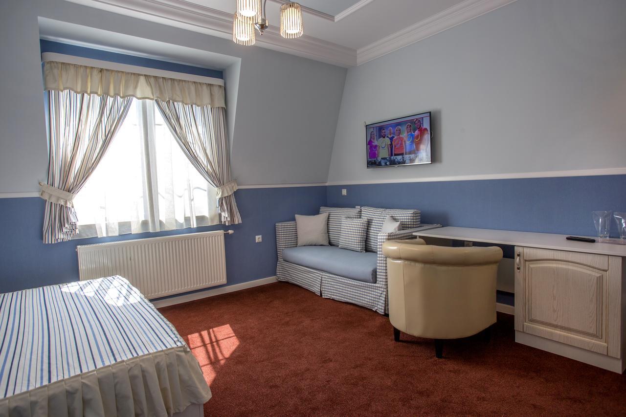 Hotel Green Garden Shumen Exterior photo