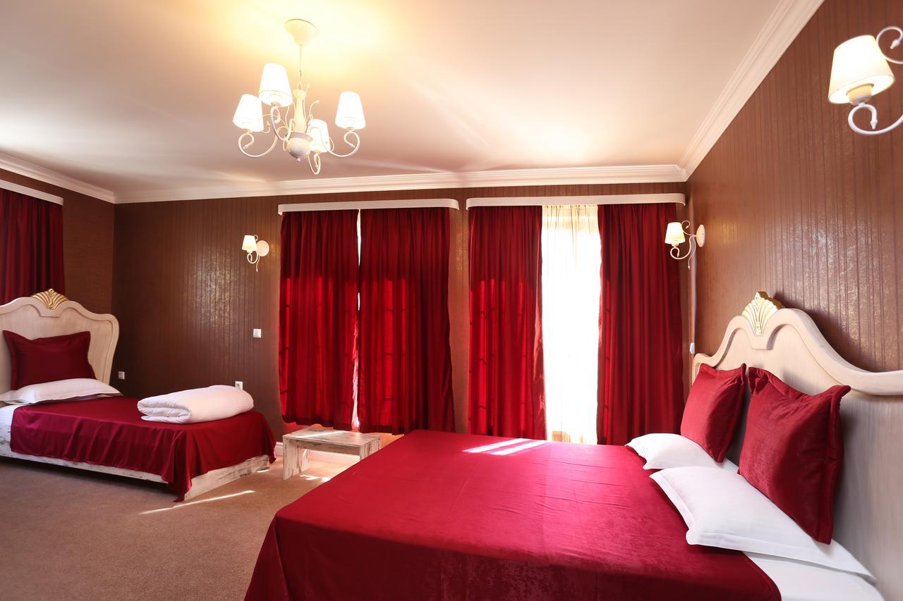Hotel Green Garden Shumen Exterior photo